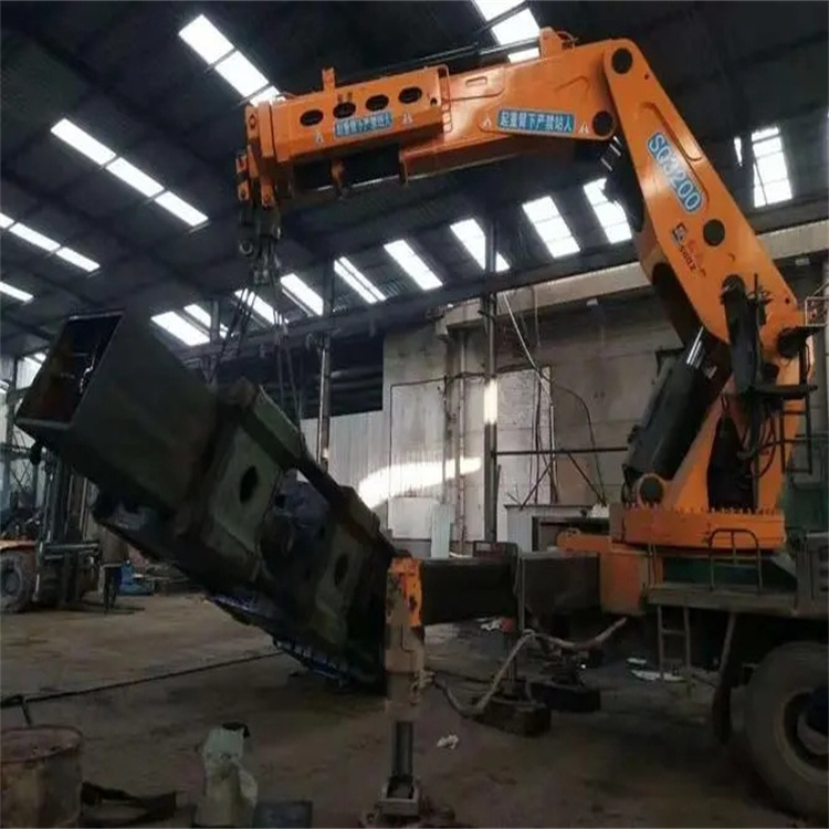 余干县130吨折臂吊车出租吊机租赁附近电话