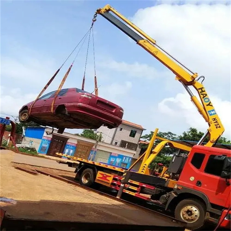 余干县吊车吊汽车的正确方法